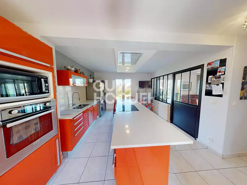Maison, 220 m²