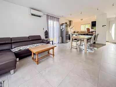 Maison, 94 m²
