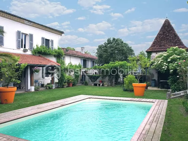 Maison, 230 m²