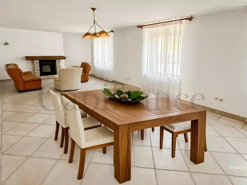 Maison, 180 m²
