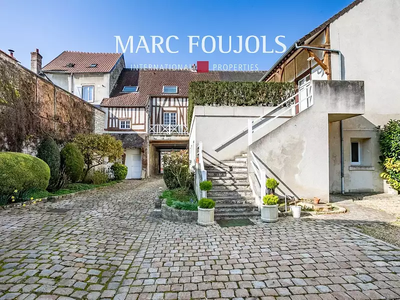 Immeuble, 317,54 m²