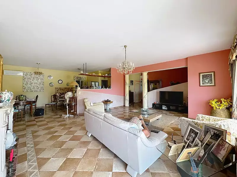 Maison, 330 m²