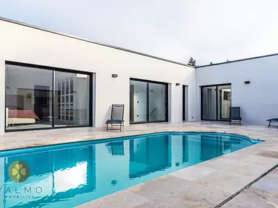 Maison, 275 m²