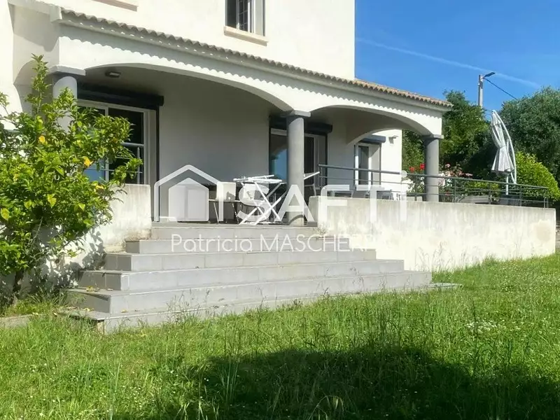 Maison, 195 m²
