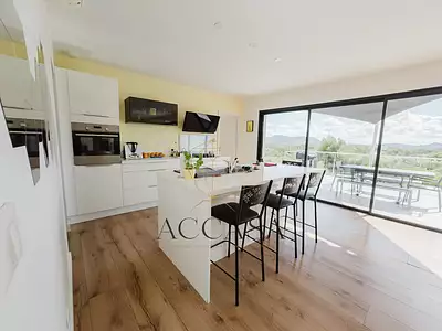 Maison, 204 m²