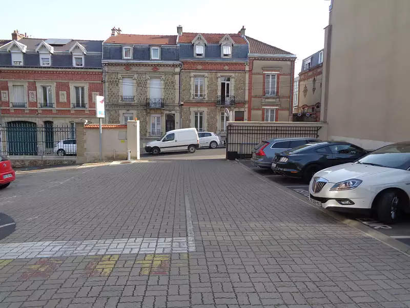 Divers, 3 160 m²