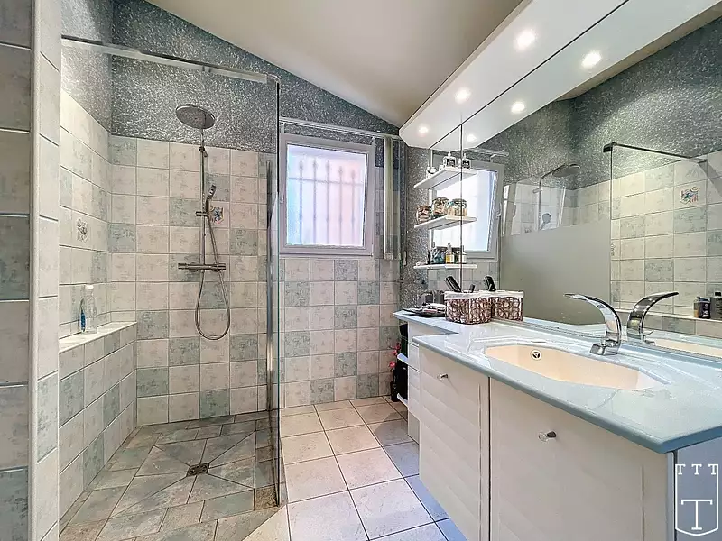Maison, 204 m²