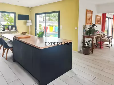 Maison, 157,6 m²