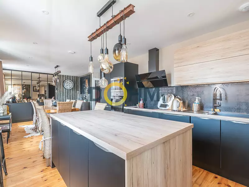Immeuble, 300 m²