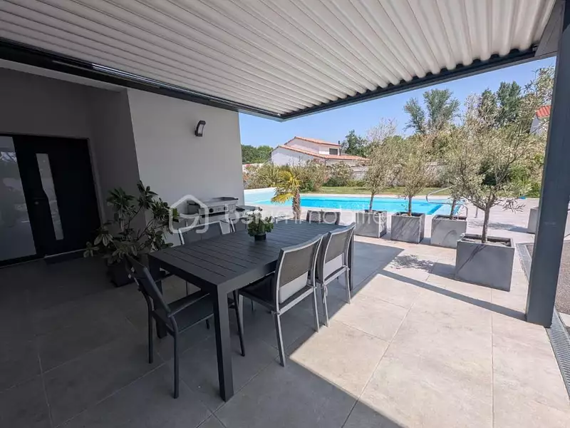 Maison, 260 m²