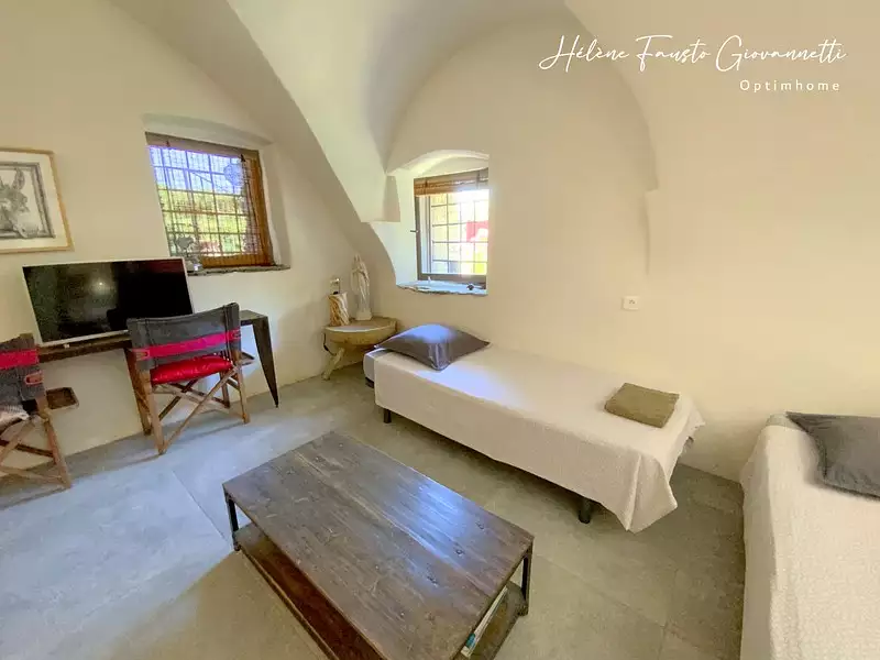Maison, 235 m²