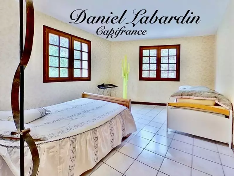 Maison, 230 m²