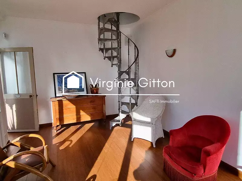 Maison, 197 m²