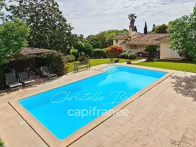 Maison, 215 m²