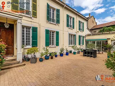 Maison, 240 m²