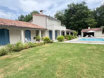 Maison, 230 m²