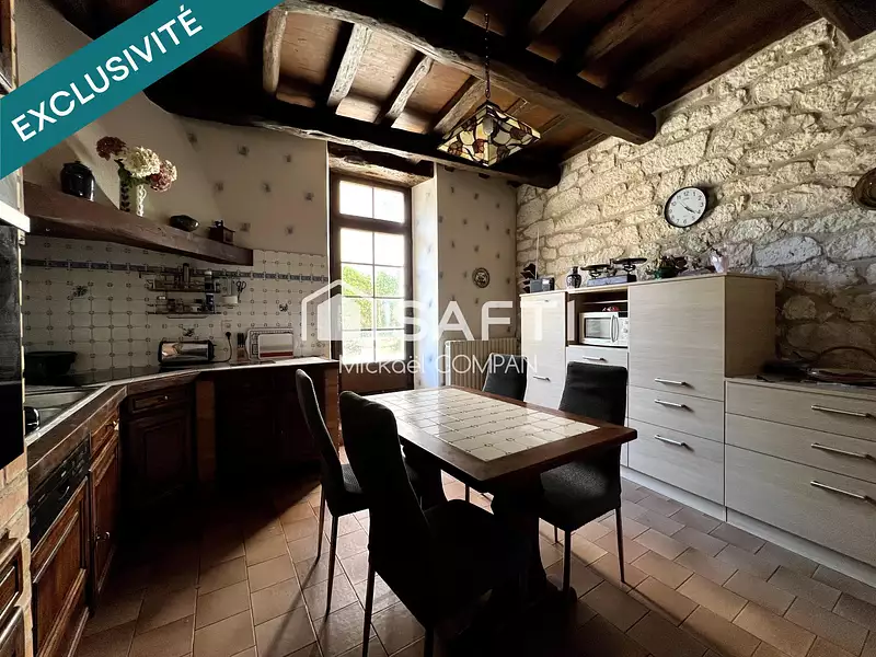 Maison, 240 m²
