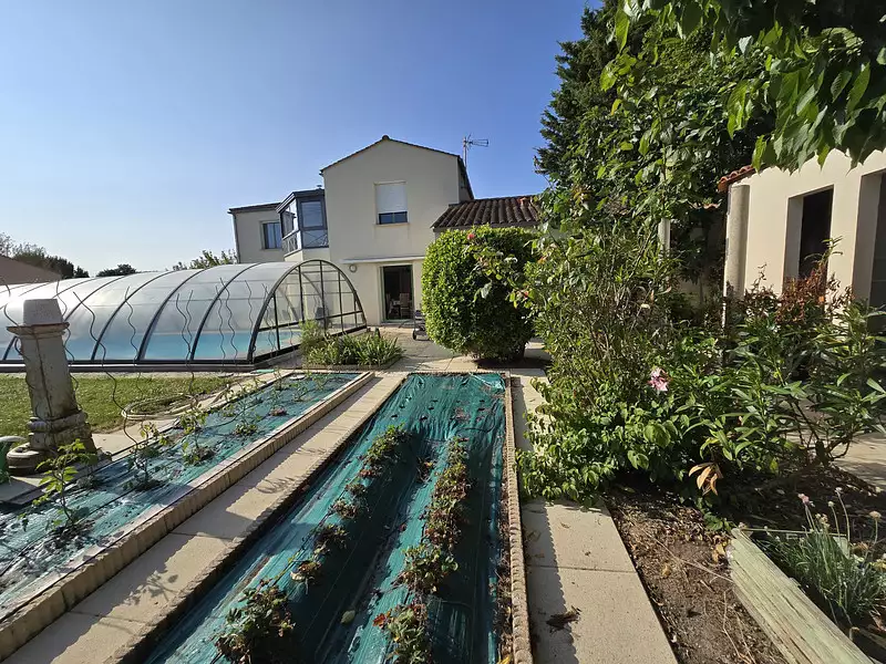 Maison, 272 m²