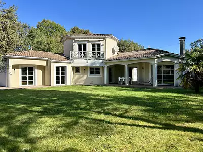 Maison, 210 m²