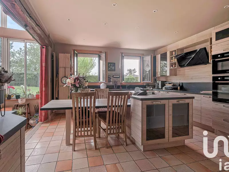 Maison, 168 m²