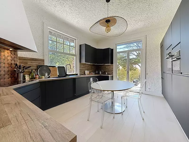 Maison, 285 m²