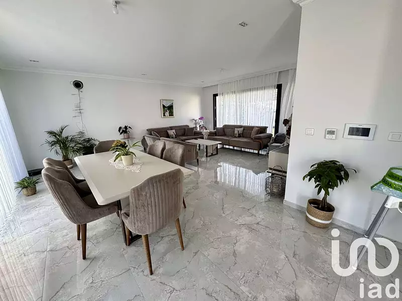 Maison, 280 m²