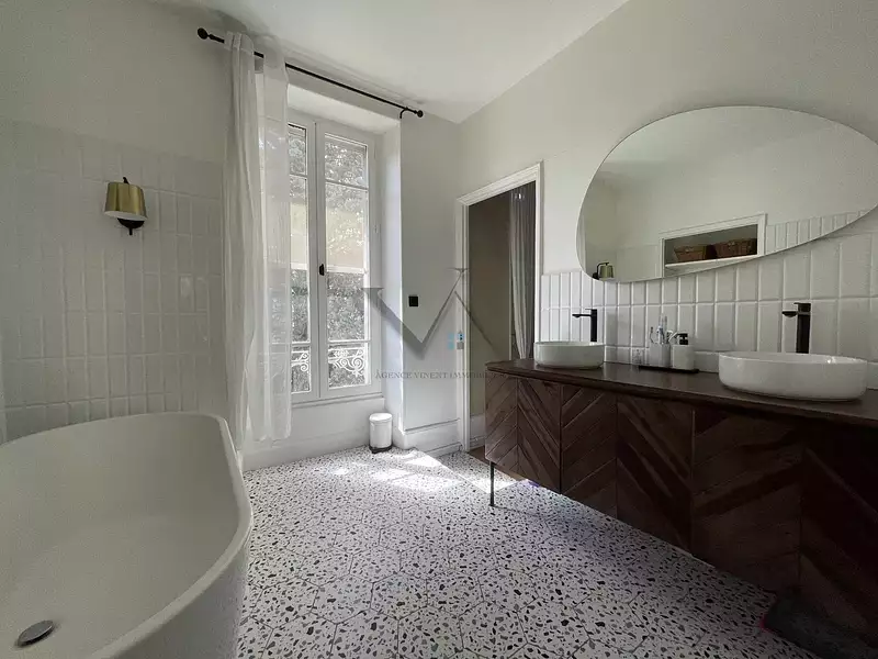 Maison, 242 m²