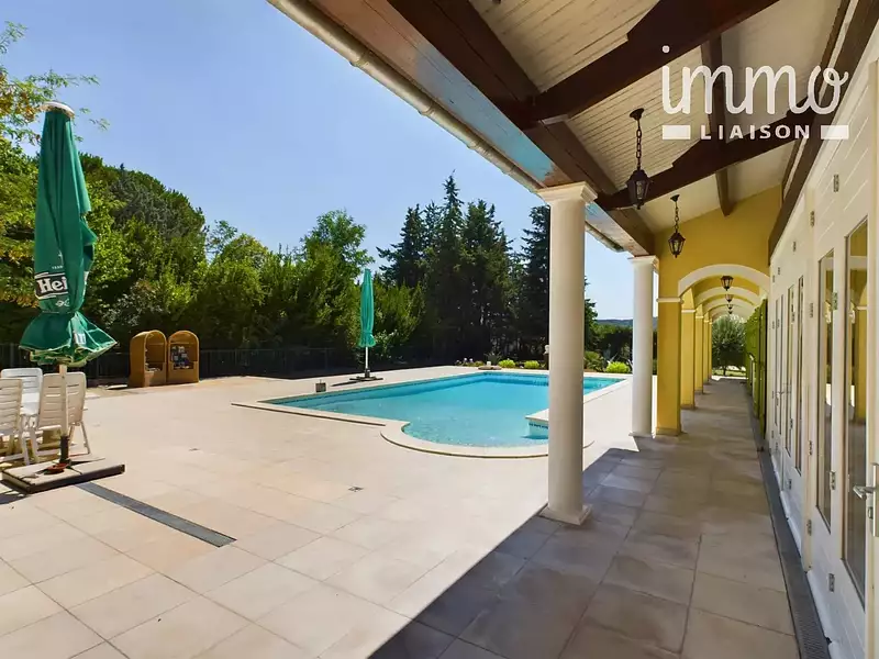 Maison, 230 m²