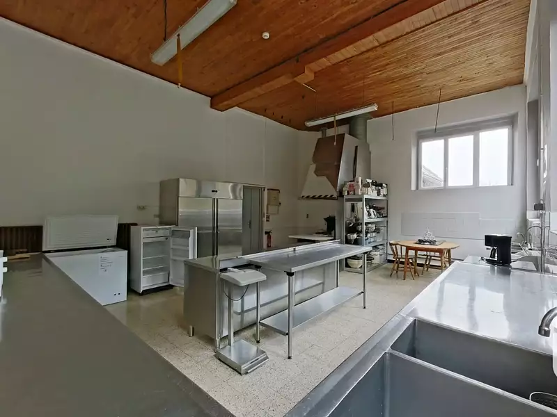 Maison, 891 m²