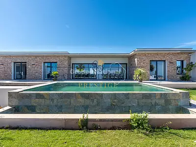 Maison, 240 m²