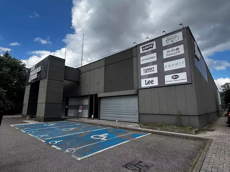 Divers, 2 400 m²