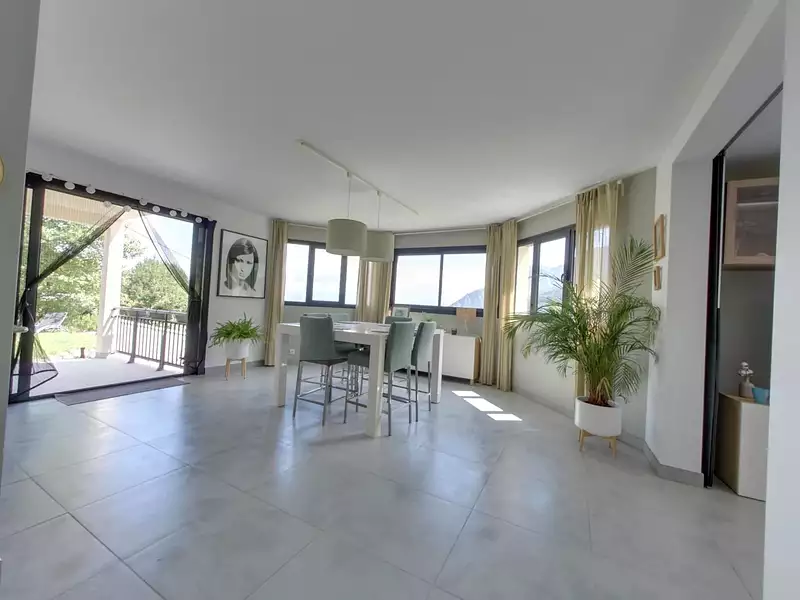 Maison, 165 m²