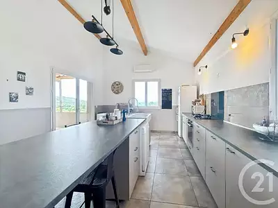 Maison, 246,6 m²