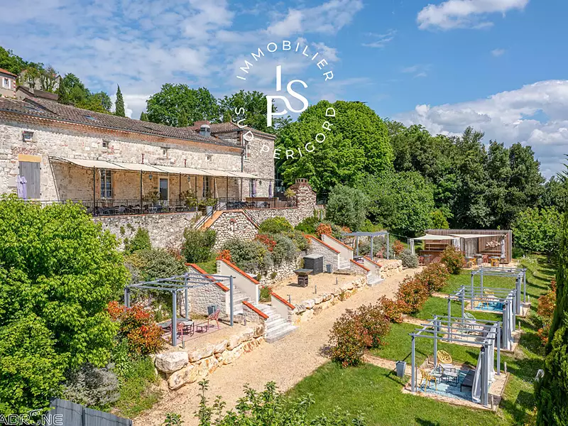 Maison, 666 m²