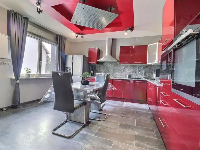 Maison, 242 m²