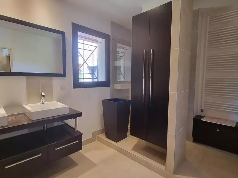 Maison, 255 m²