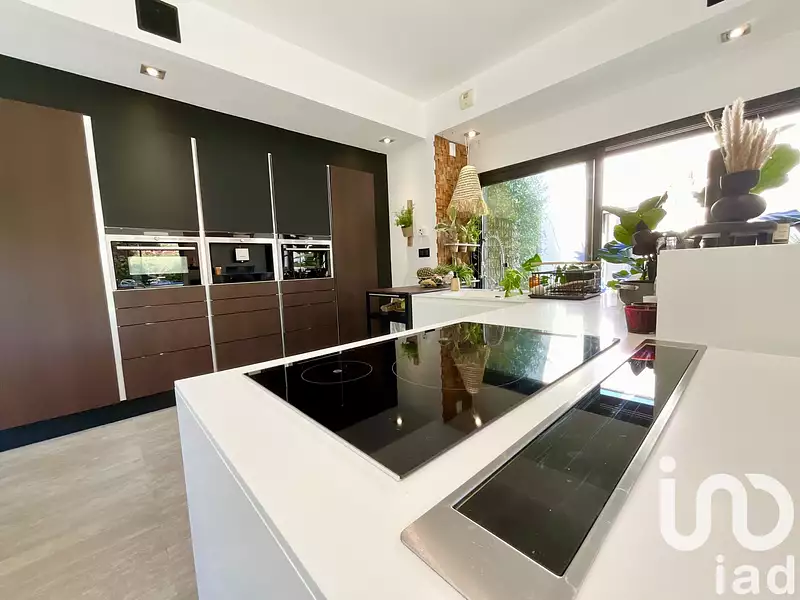 Maison, 218 m²