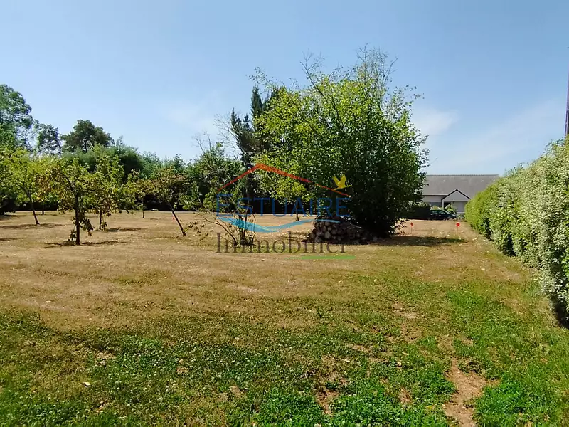Terrain, 561 m²