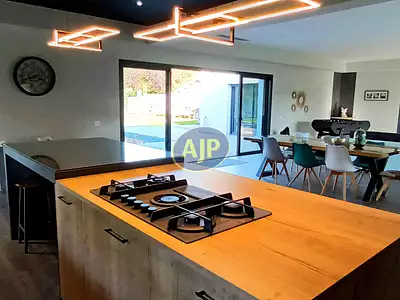 Maison, 200 m²