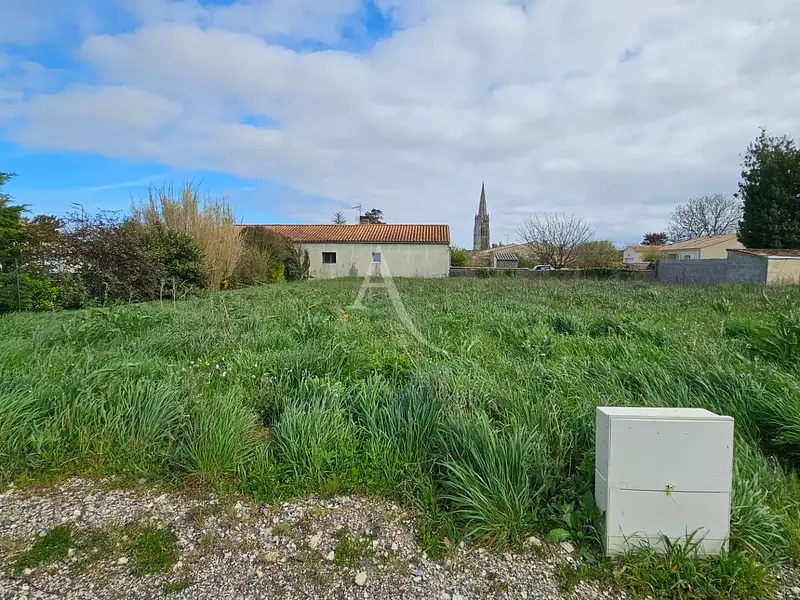 Terrain, 698 m²