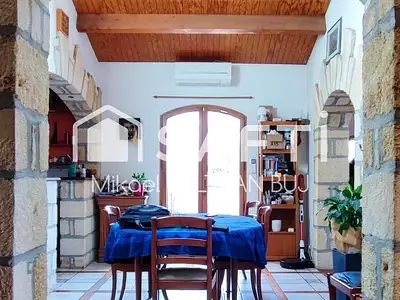 Maison, 157 m²