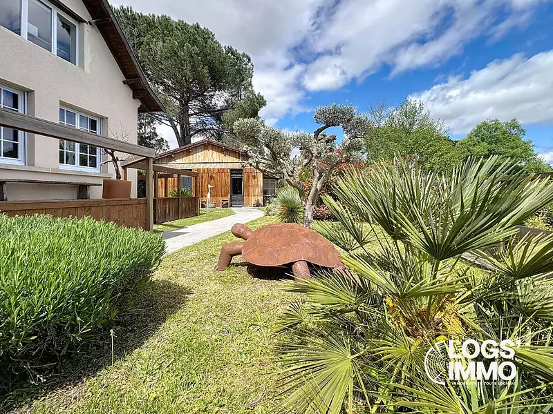 Maison, 956 m²
