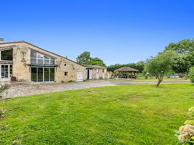 Maison, 330,49 m²