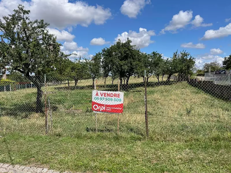 Terrain, 1 040 m²