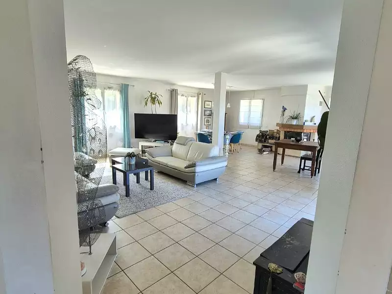 Maison, 250 m²