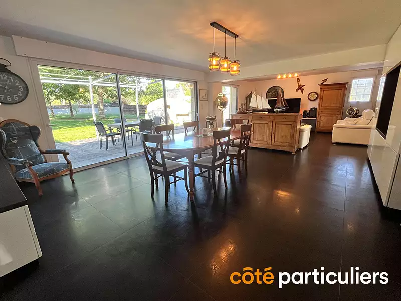 Maison, 251 m²