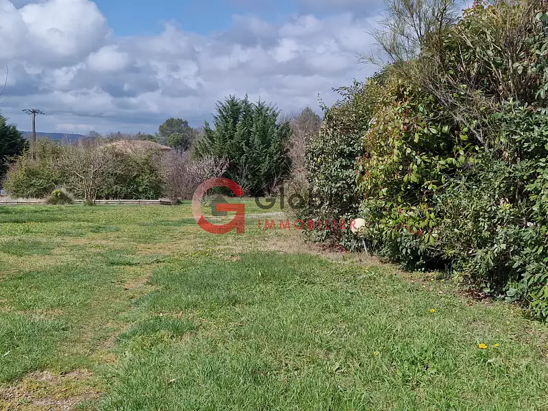 Terrain, 1 037 m²