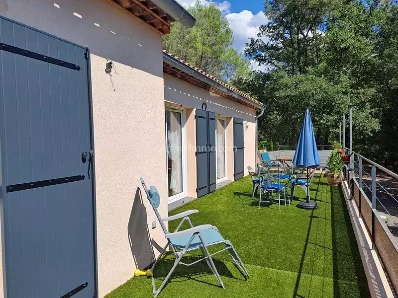 Maison, 240 m²