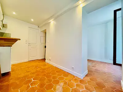 172 000 € 10 118 €/m² Appartement • 17 m² • 2 pièces • 1 chambre Paris 18ème (75018)