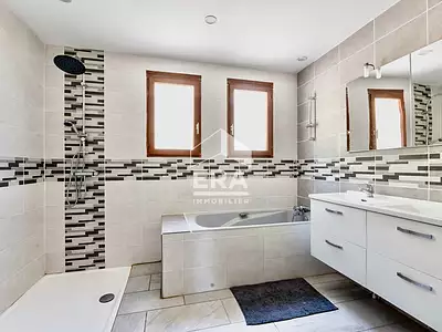 Maison, 198 m²